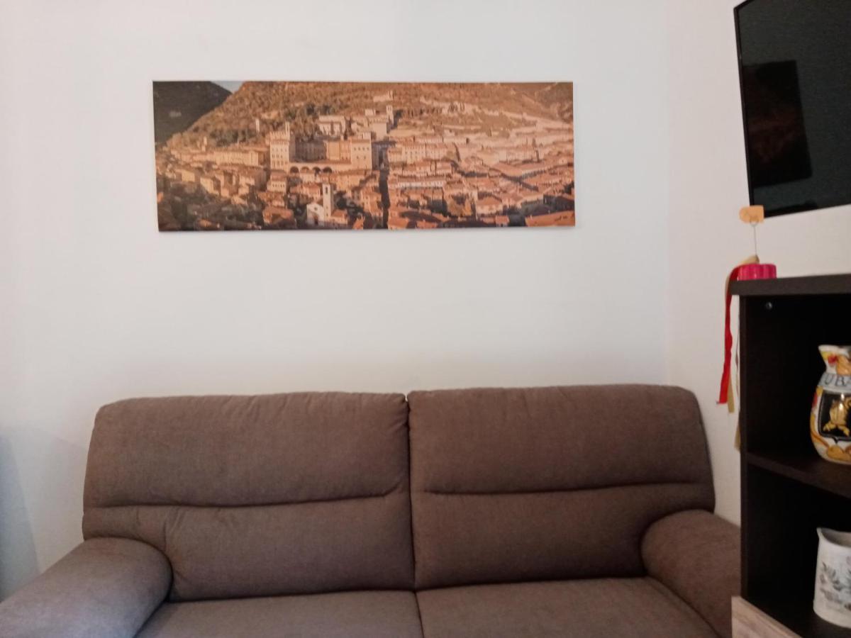 Ferienwohnung La Dimora Di Pietra Gubbio Exterior foto