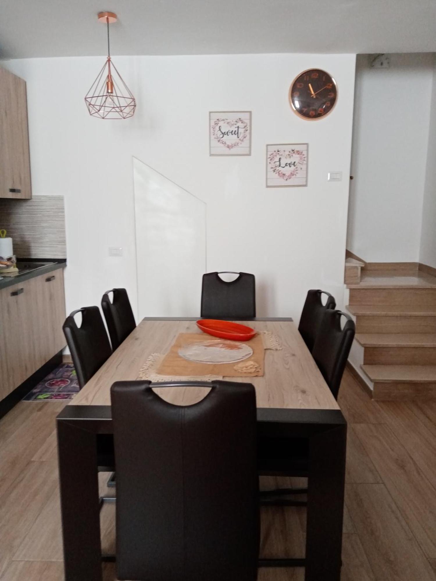 Ferienwohnung La Dimora Di Pietra Gubbio Exterior foto