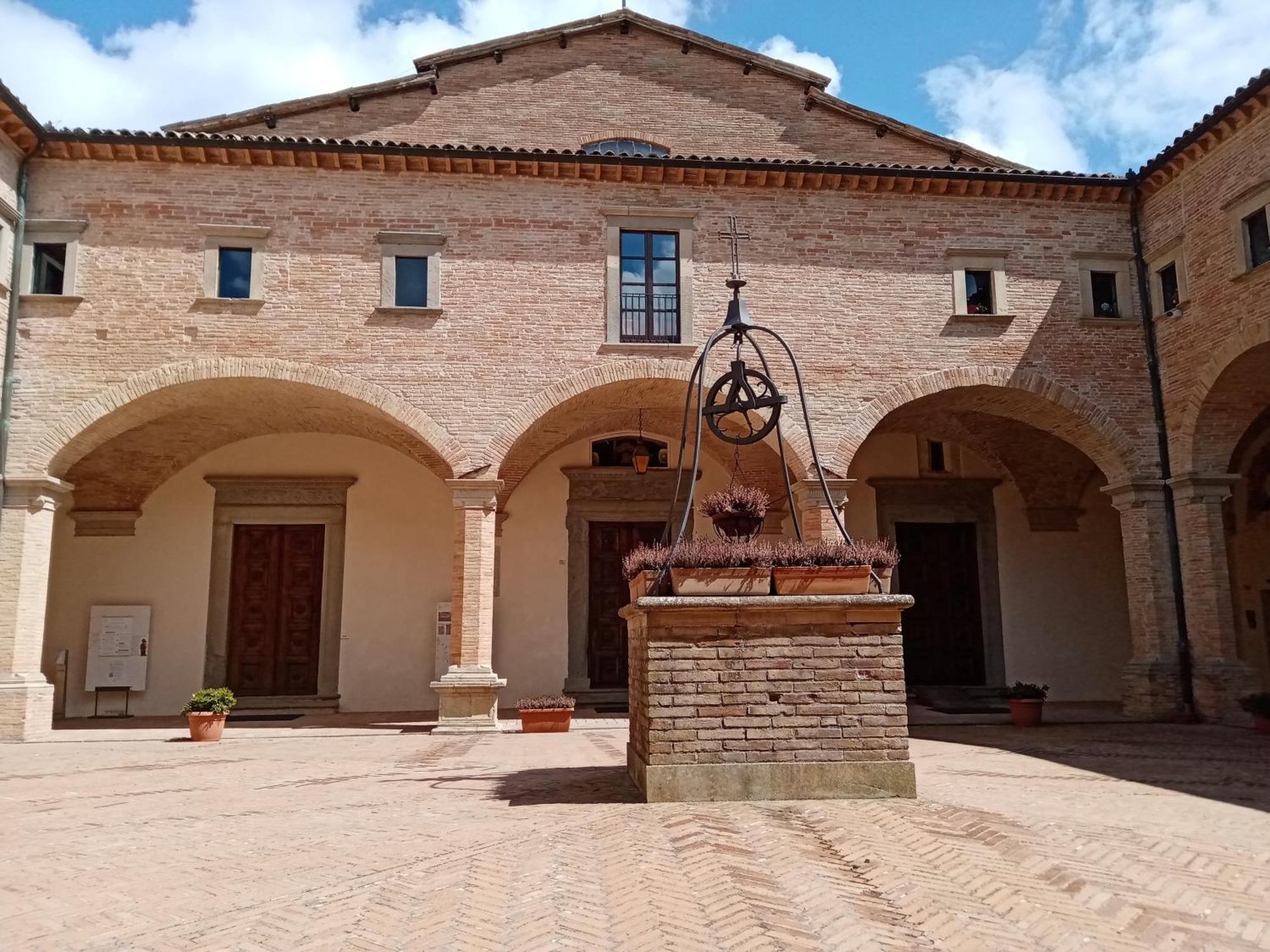 Ferienwohnung La Dimora Di Pietra Gubbio Exterior foto