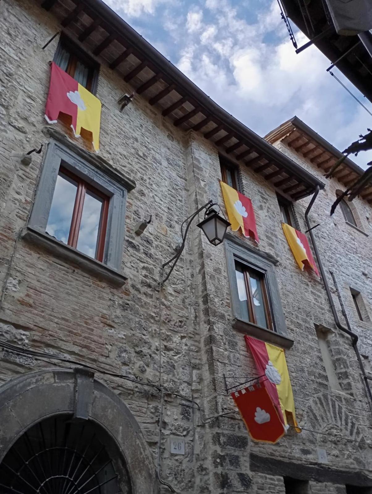 Ferienwohnung La Dimora Di Pietra Gubbio Exterior foto